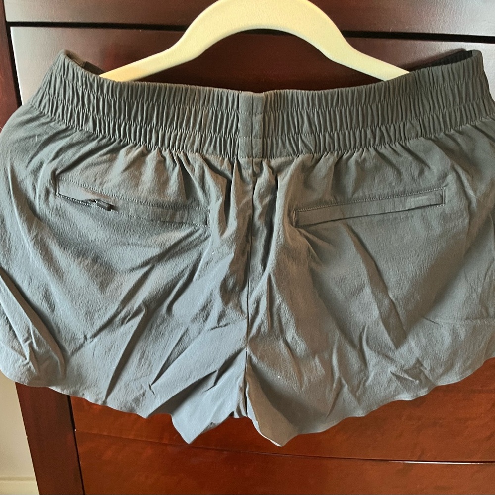 Casual gray Athleta shorts, size 6. Worn once, great condition. - Picture 2 of 3